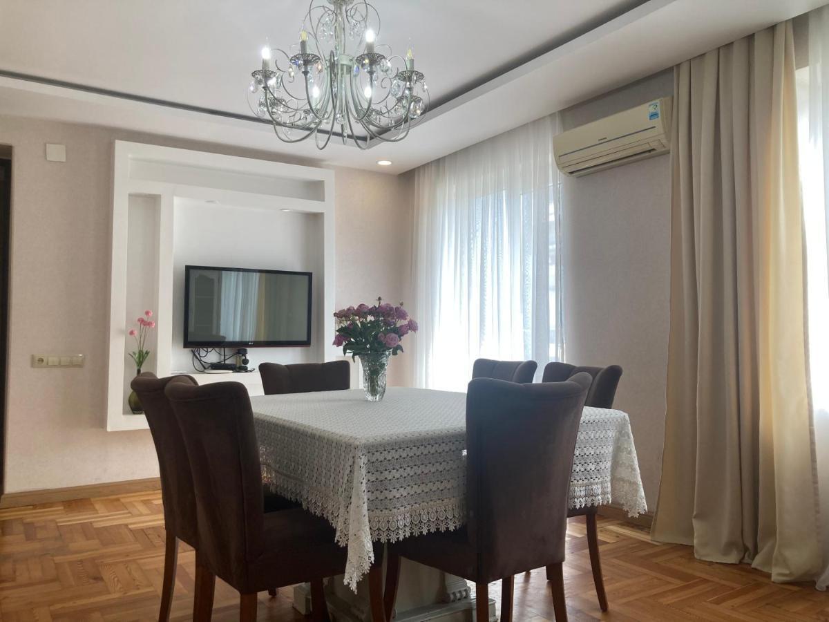Apartment Near The Sea Μπατούμι Εξωτερικό φωτογραφία